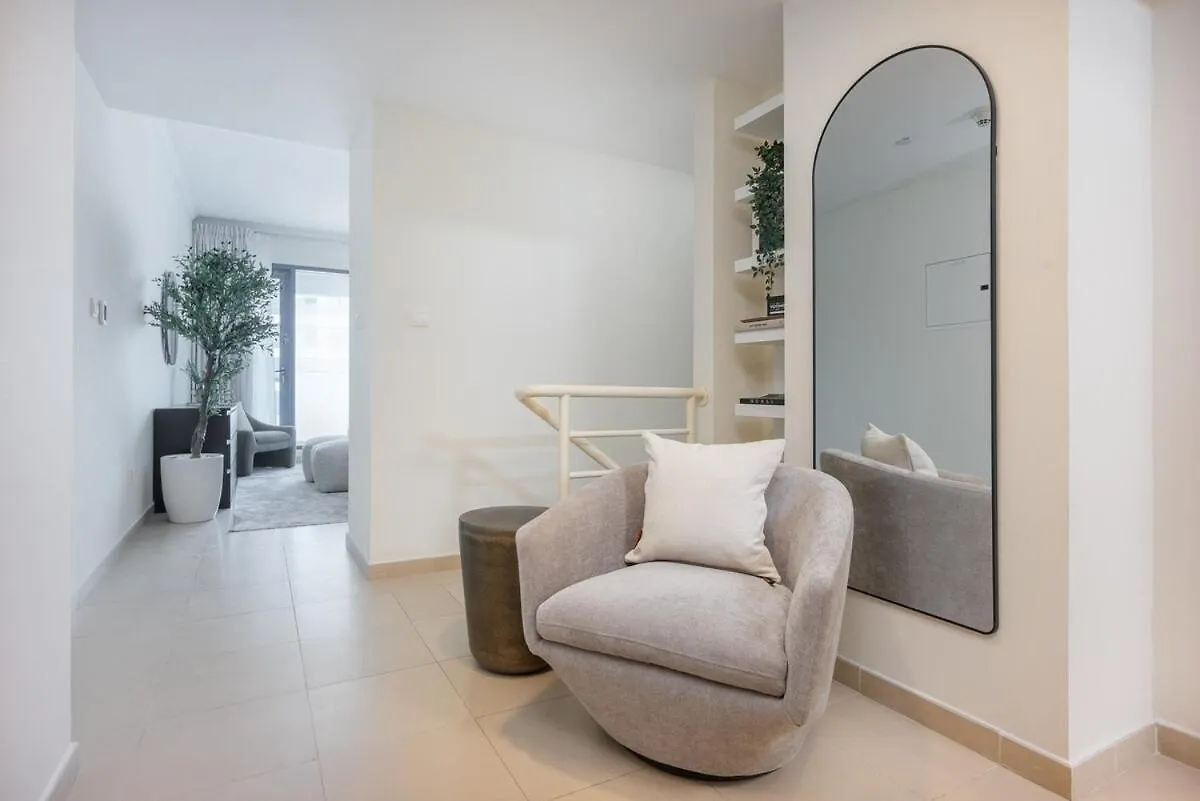 Lovely 1-Bedroom Apartment Perfect For 4 In Jlt Dubai