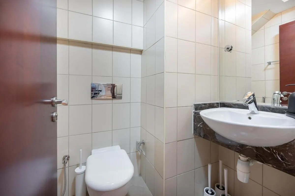 Lovely 1-Bedroom Apartment Perfect For 4 In Jlt Dubai United Arab Emirates