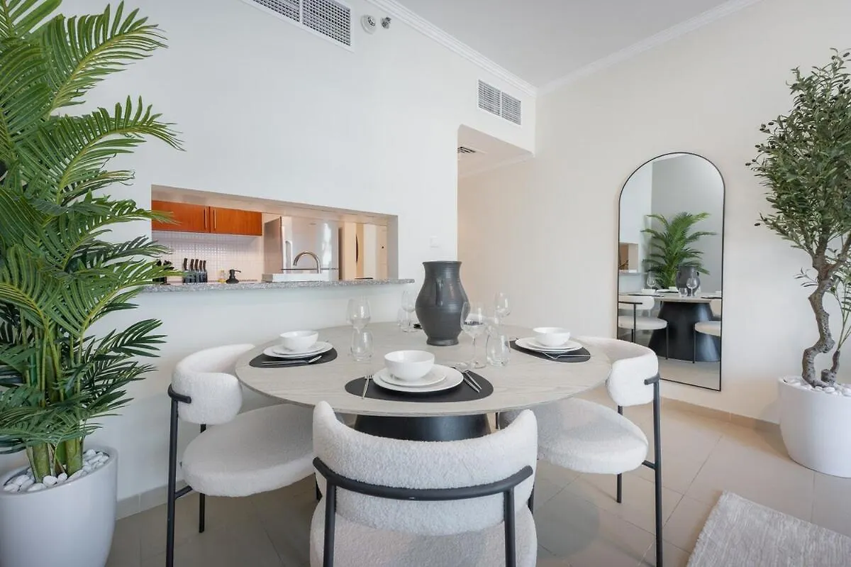 Lovely 1-Bedroom Apartment Perfect For 4 In Jlt Dubai 0*,