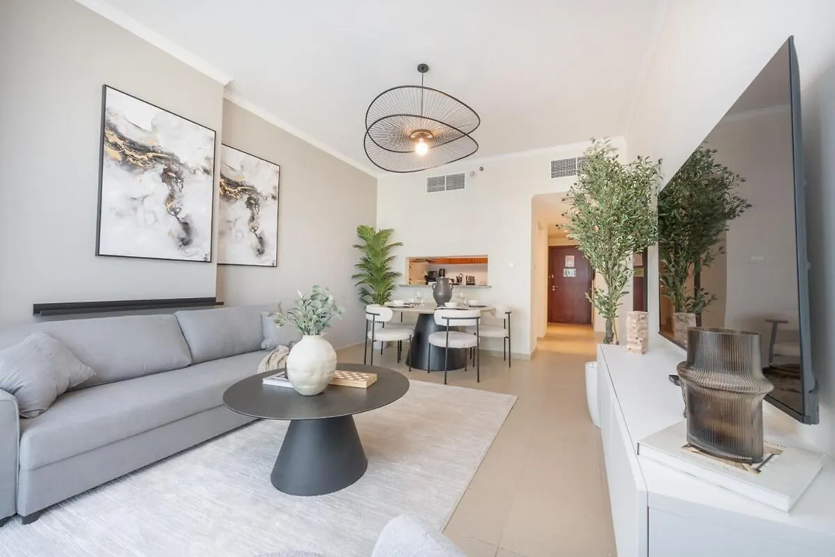 Lovely 1-Bedroom Apartment Perfect For 4 In Jlt Dubai